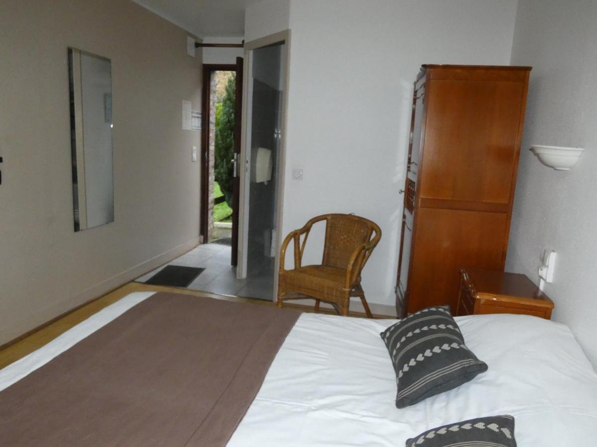 Logis Hotel Restaurant Auberge Saint Martin Surville  Exterior foto