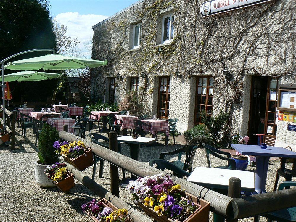 Logis Hotel Restaurant Auberge Saint Martin Surville  Exterior foto